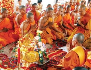 Ý nghĩa của nghi lễ, sự cúng dường và lễ khai tâm trong đạo Phật